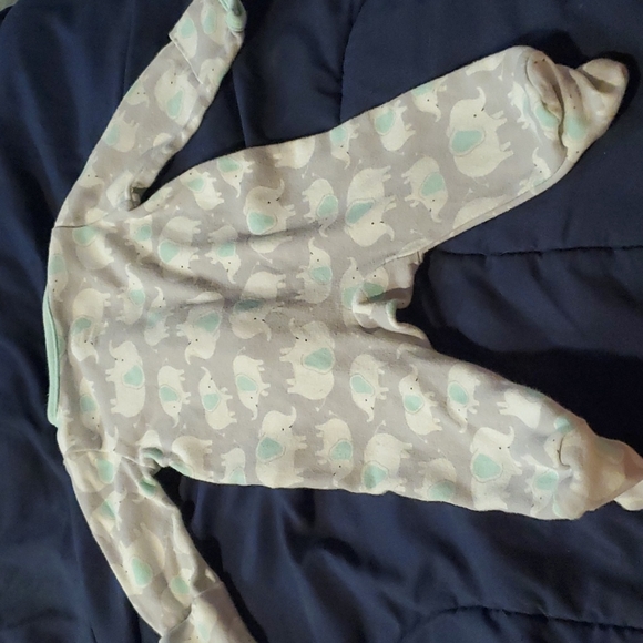 Newborn baby elephant pajamas blue and grey - Picture 3 of 3